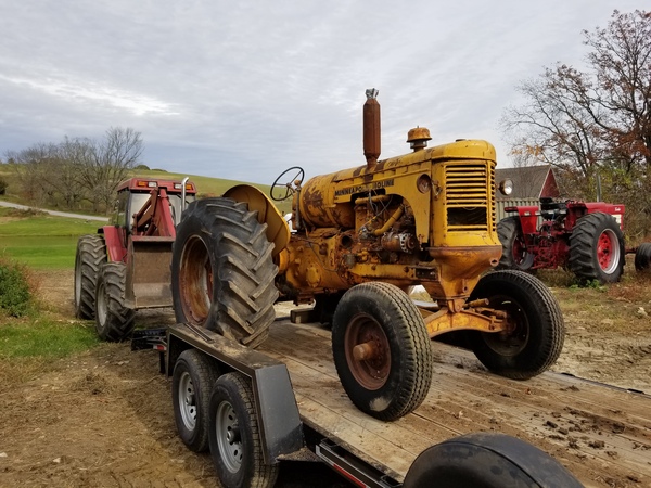 5e) 1951 M-M UTS-LP Tractor