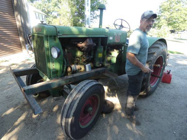 10) 1938 Oliver 99 Tractor 7.09.17