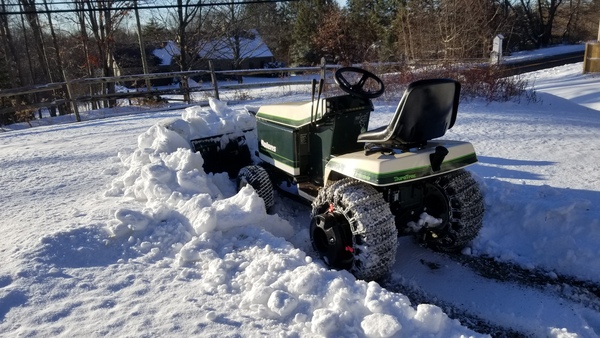 21) Bolens Duratrac GT2000 Tractor