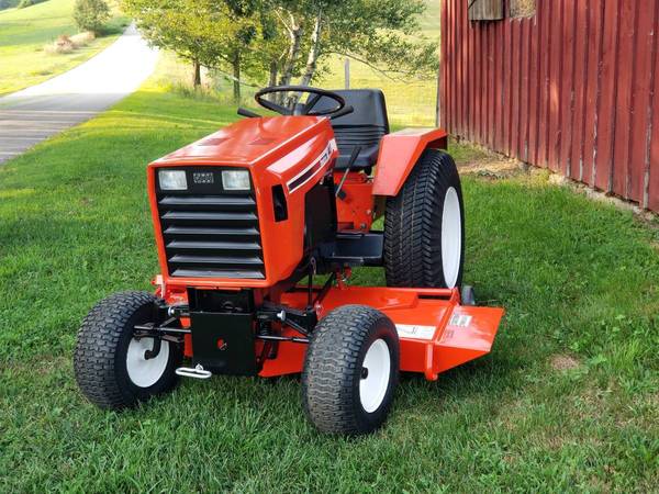 1) 446 Case Garden Tractor 2019