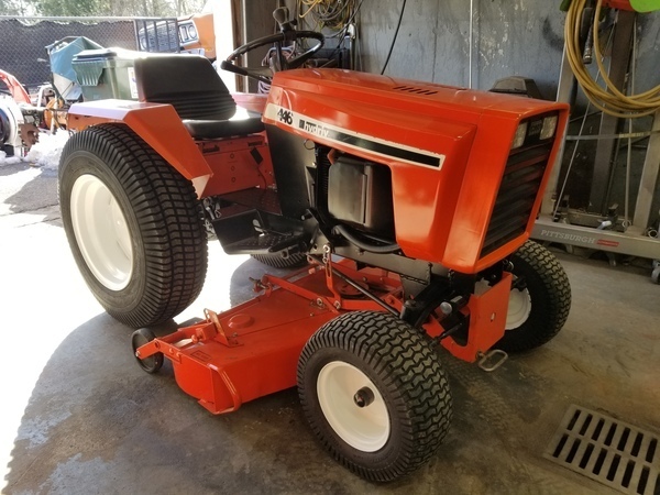 1) 446 Case Garden Tractor