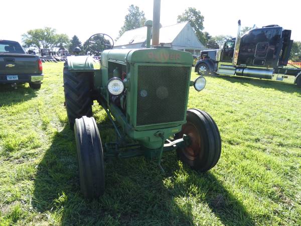 10) 1938 Oliver 99 Tractor 7.09.17