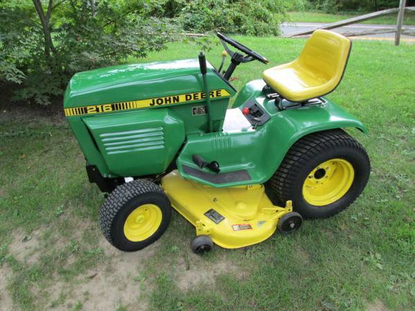 1) John Deere 216 Tractor