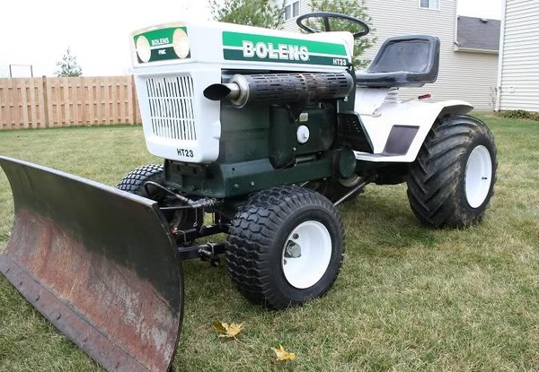Photo of Bolens HT23 Tractor