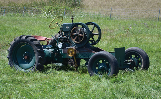 Endless belt for tractor or hit and miss engine