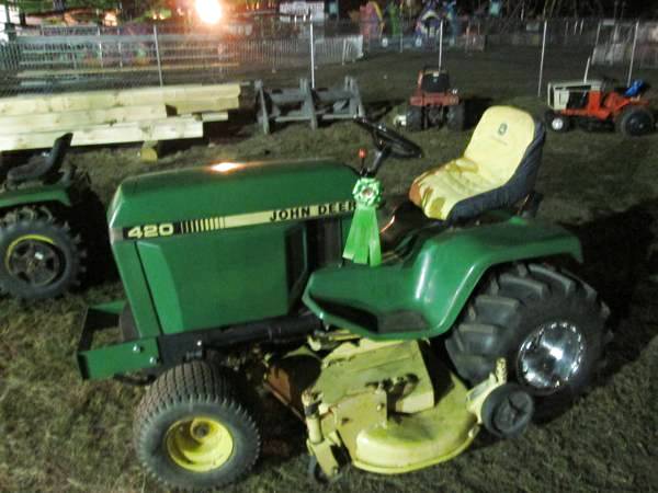 Photo of John Deere 420 Tractor
